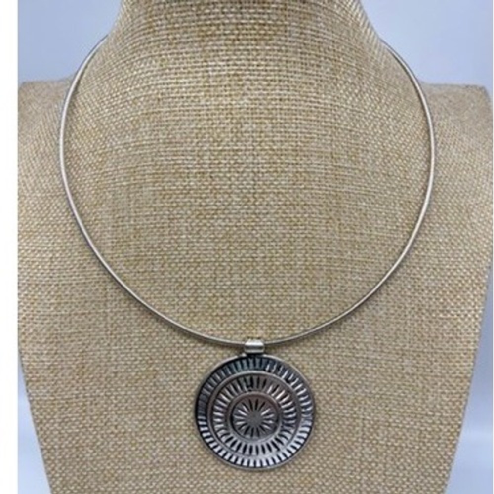 Liz‎ Claiborne Necklace Choker Medallion Silver Tone Round Boho Chic Adjustable